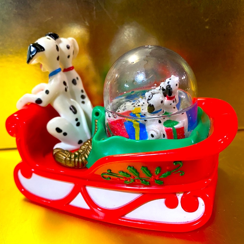 DISNEY VINTAGE 1996 101 DALMATIANS SLEIGH CHRISTMAS SNOW GLOBE MCDONALDS - Picture 2 of 13